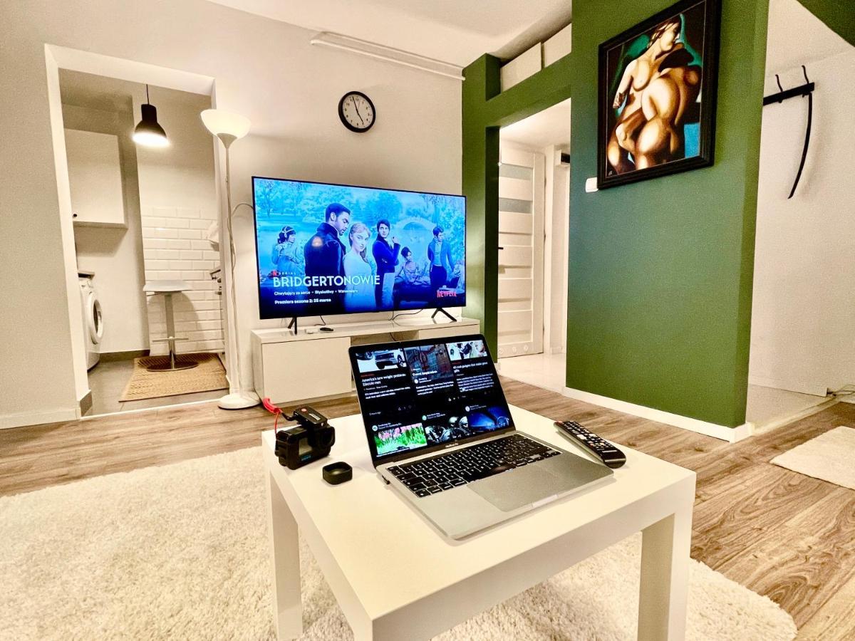 Holiday Metro Fast Wifi Tv'70 Netflix Hbo Appletv 바르샤바 외부 사진